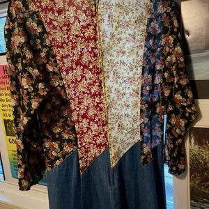 Elegant denim dress with floral bodice -